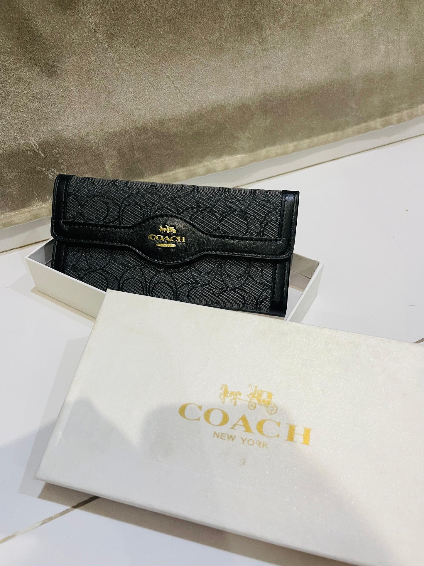 Women’s Coach Hand Clutch – master copy