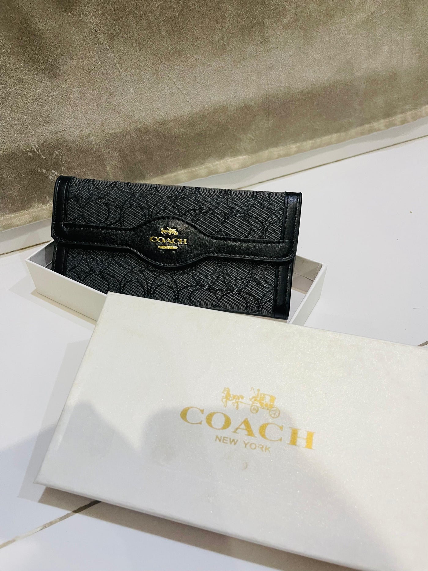 Women’s Coach Hand Clutch – master copy