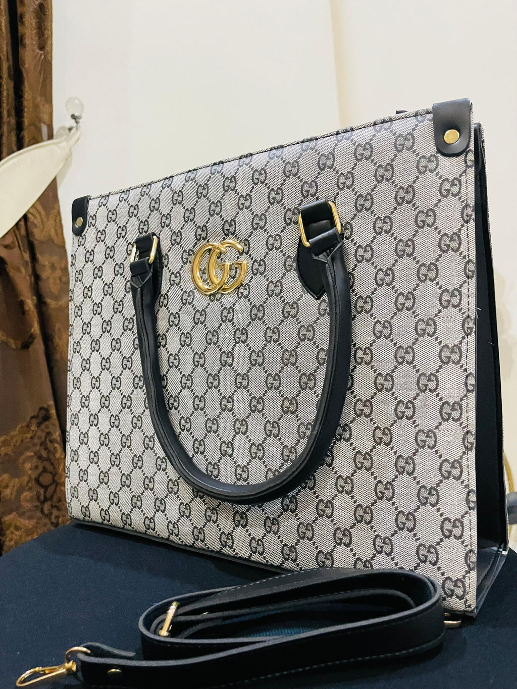 Women’s White Tote Bag