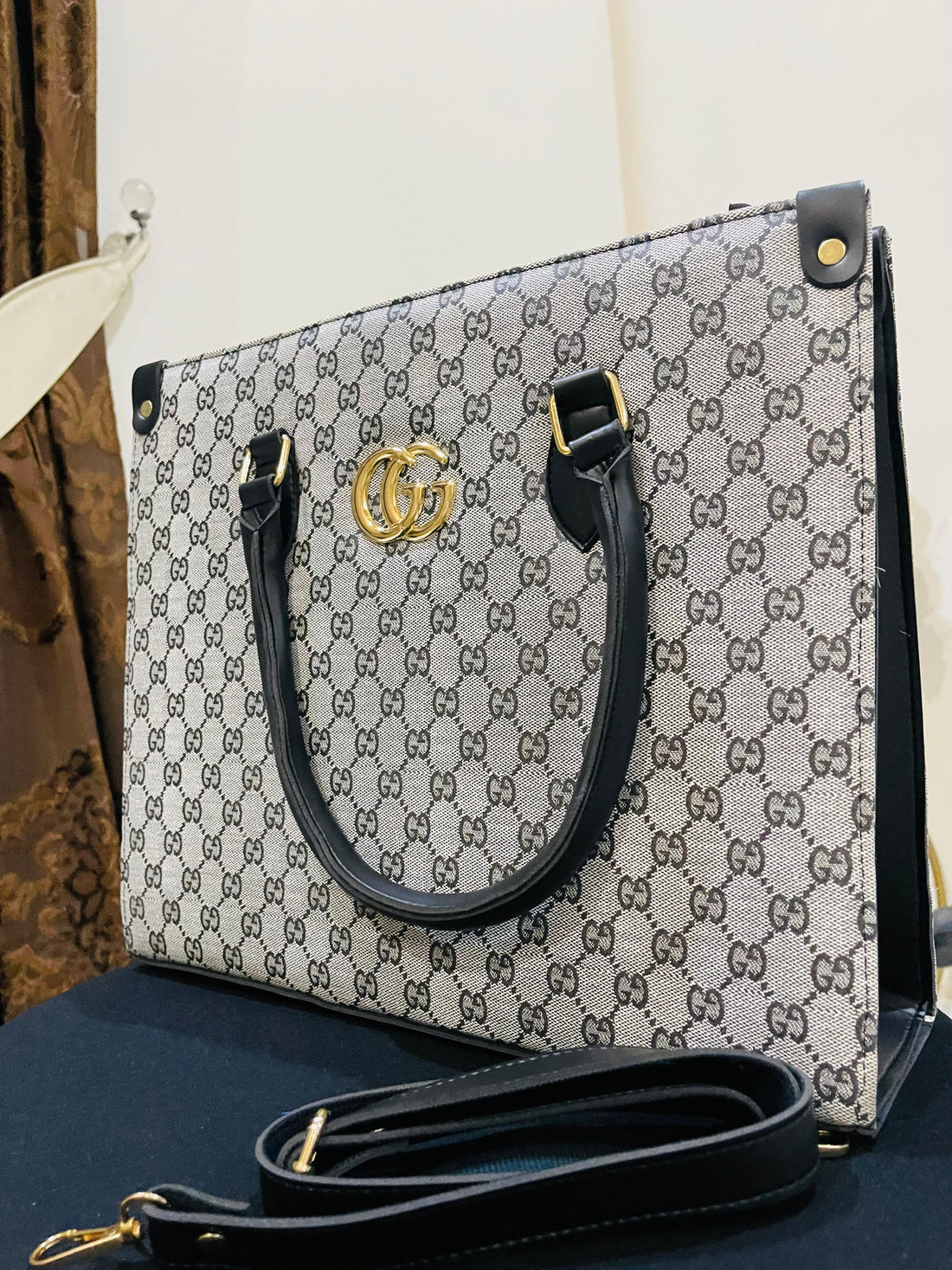 Women’s White Tote Bag