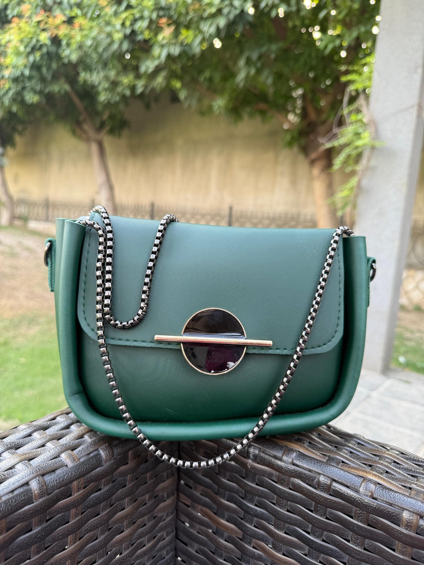 Modern & Functional Shoulder Bag