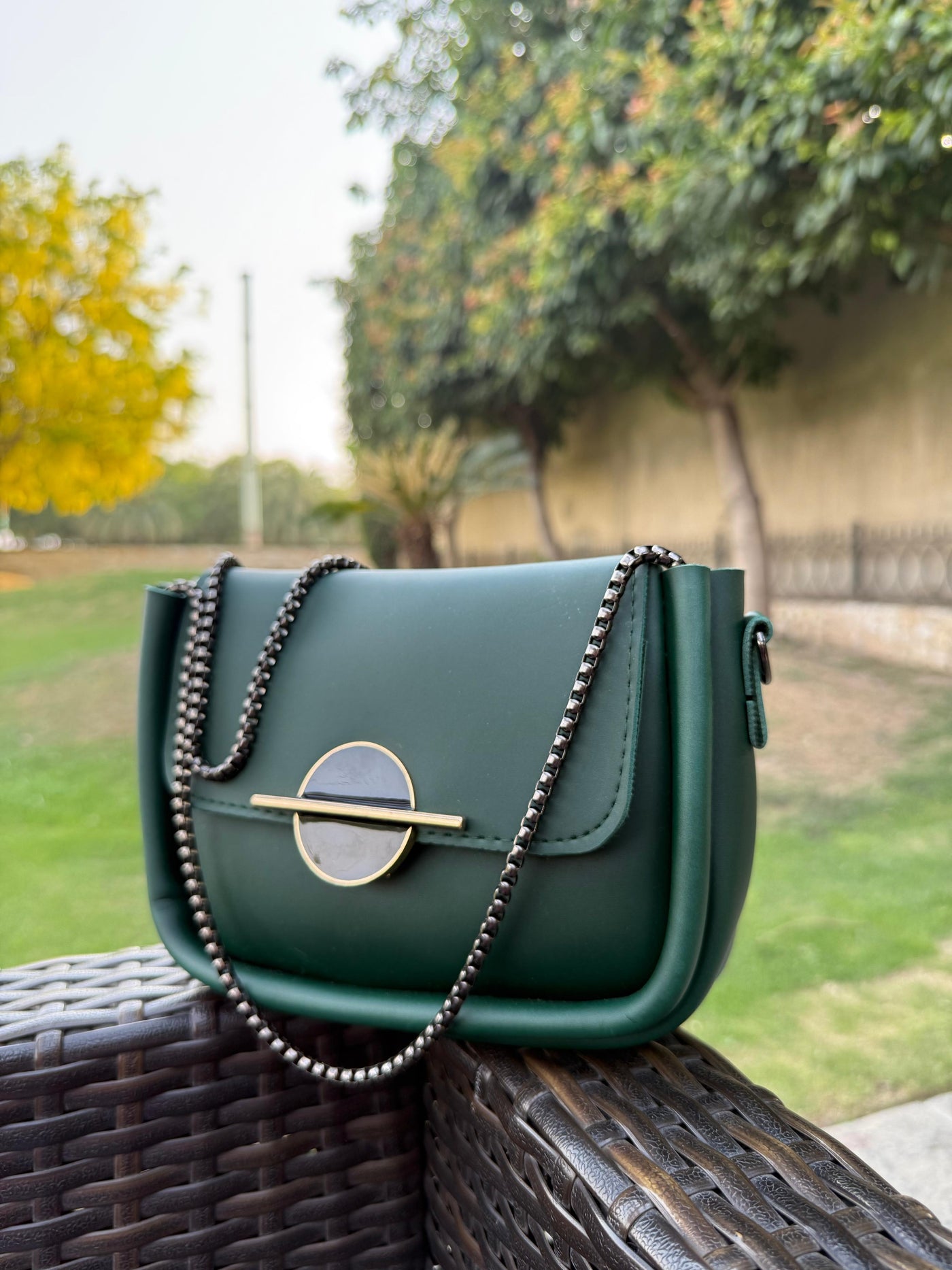 Modern & Functional Shoulder Bag
