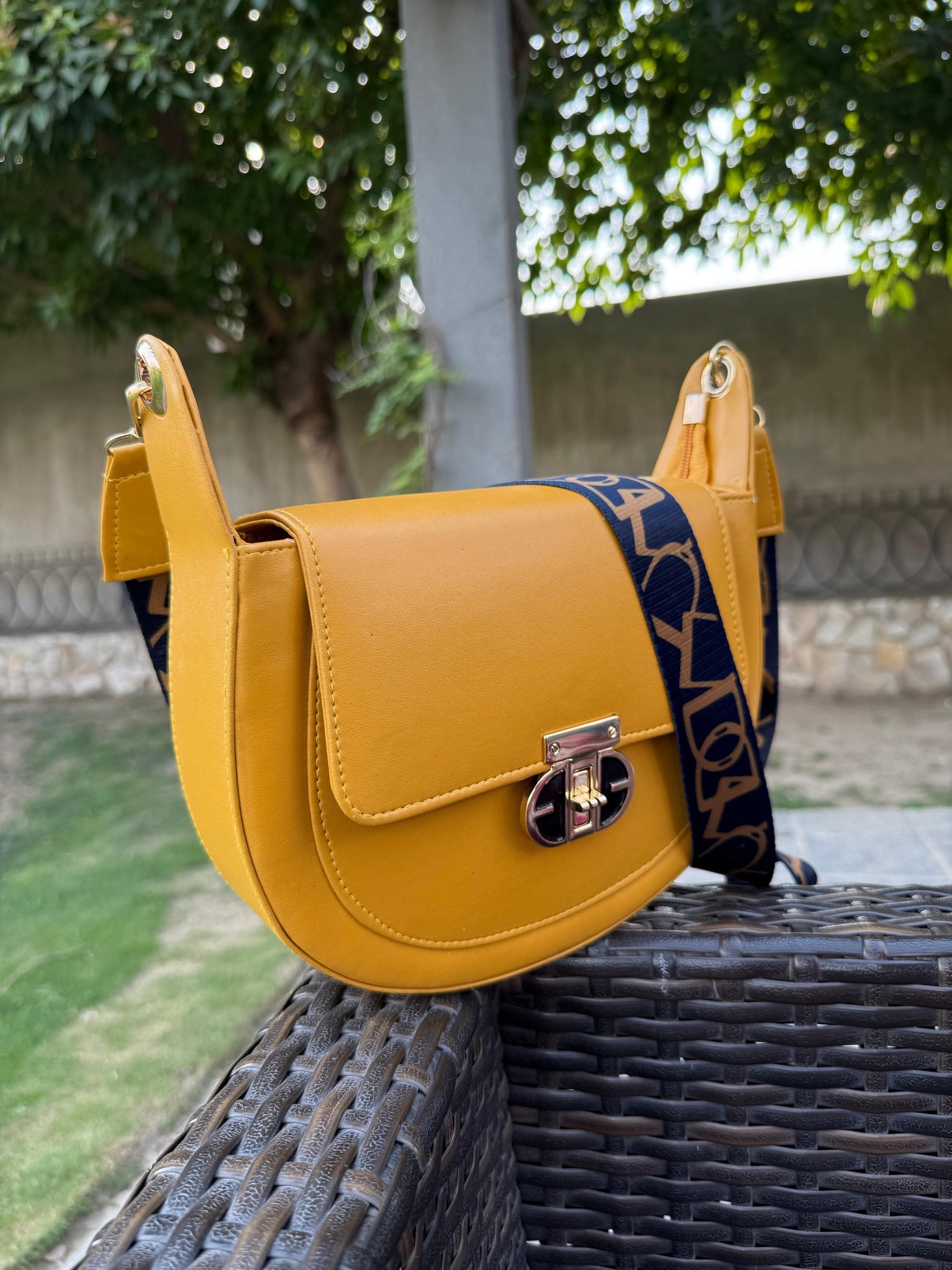 Classic Ladies Shoulderbag